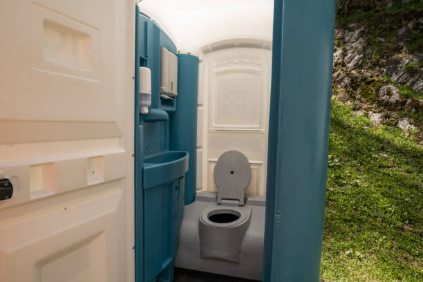 Best Portable restroom trailer rental  in Carrollton, OH